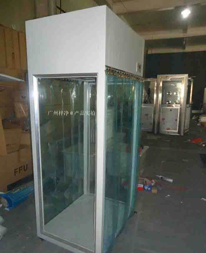 潔凈采樣車工作原理是從室內(nèi)空氣經(jīng)過初效過濾器、高效過濾器出風(fēng)的形式達(dá)到高潔凈度