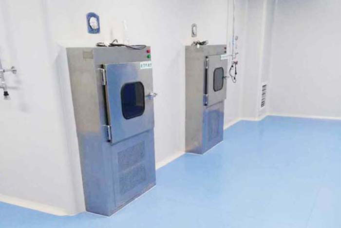 開啟傳遞窗：按照實(shí)驗(yàn)室規(guī)定的方式開啟傳遞窗，通常為從外向內(nèi)或從內(nèi)向外開啟。