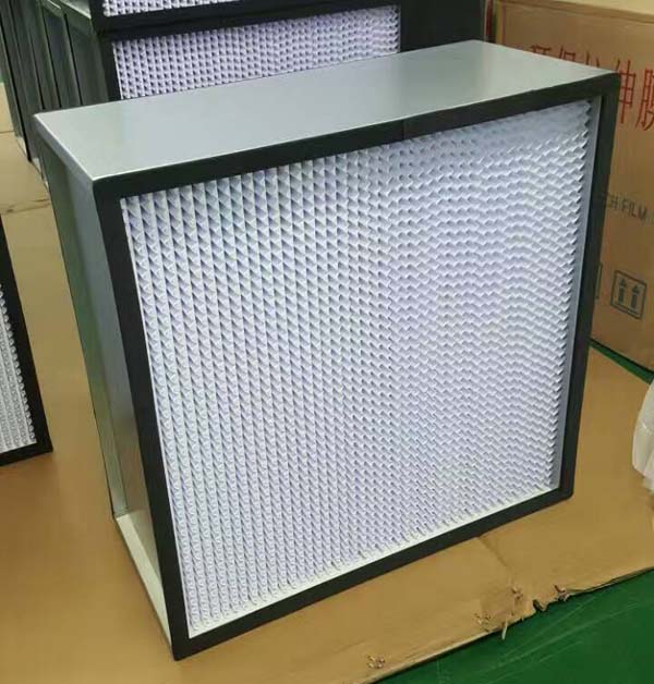 HEPA高效過濾器能夠過濾掉0.3微米以上的微粒，對于大多數(shù)潔凈室的要求已經(jīng)足夠。