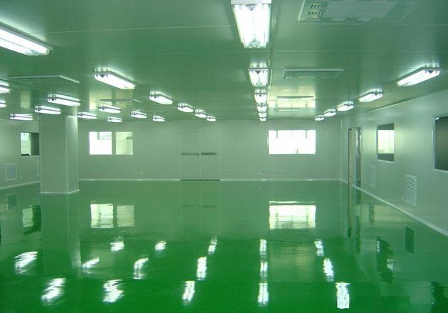 工作人員在進(jìn)入潔凈區(qū)前先要經(jīng)過風(fēng)淋室吹淋除塵后才能進(jìn)入潔凈區(qū)工作。
