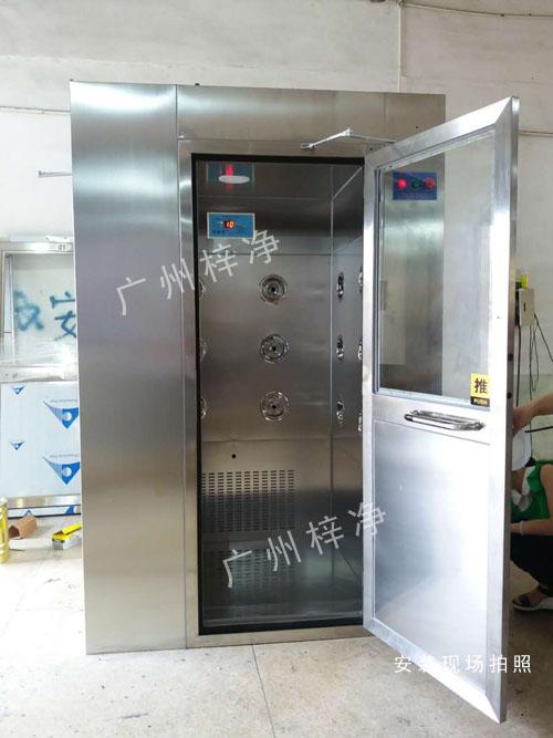 昆明卷煙廠非標(biāo)準(zhǔn)風(fēng)淋門定做圖片3 昆明卷煙廠非標(biāo)準(zhǔn)風(fēng)淋門定做圖片3